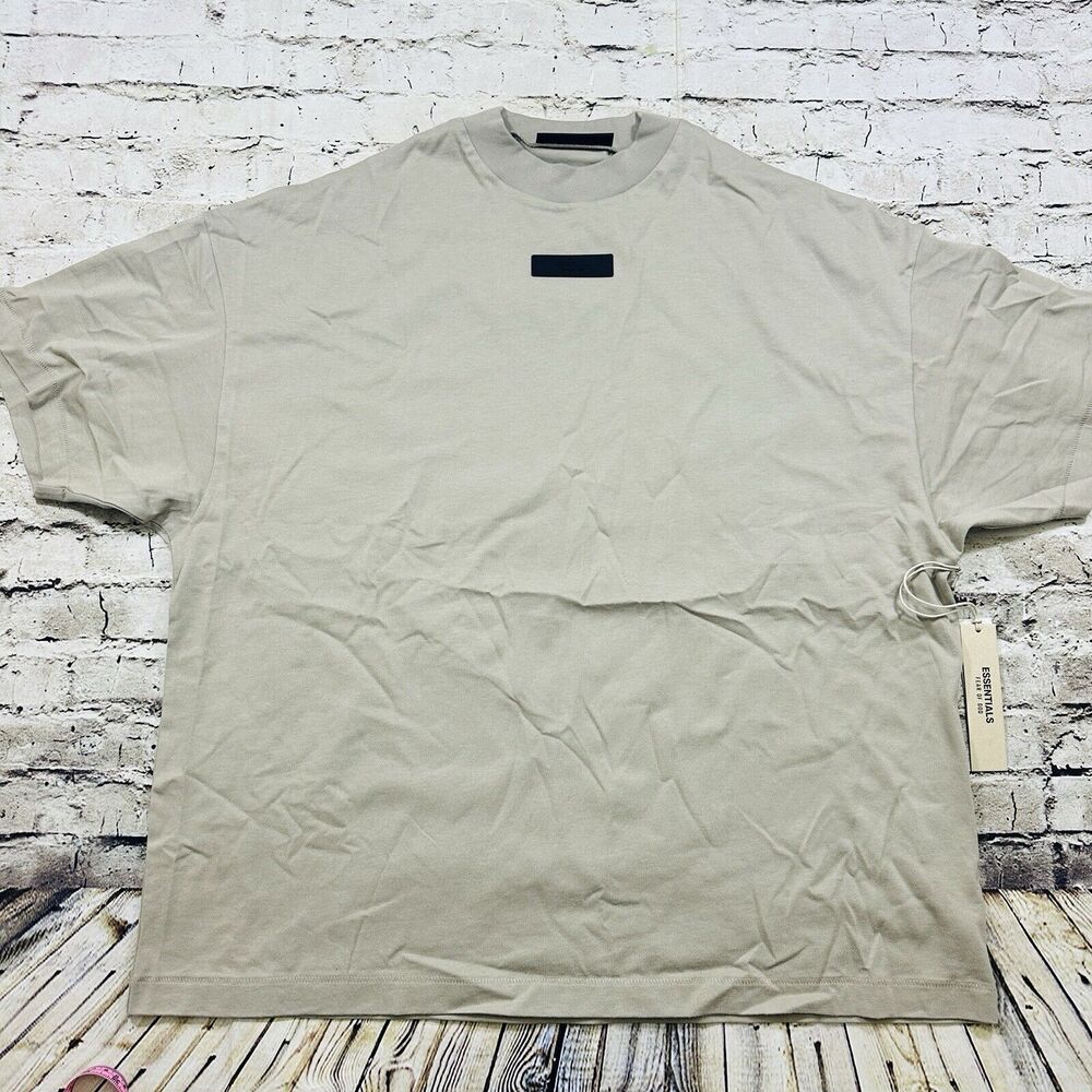 Fear of‎ God Essentials T-Shirt Mens Medium Seal Crew Neck Shirt